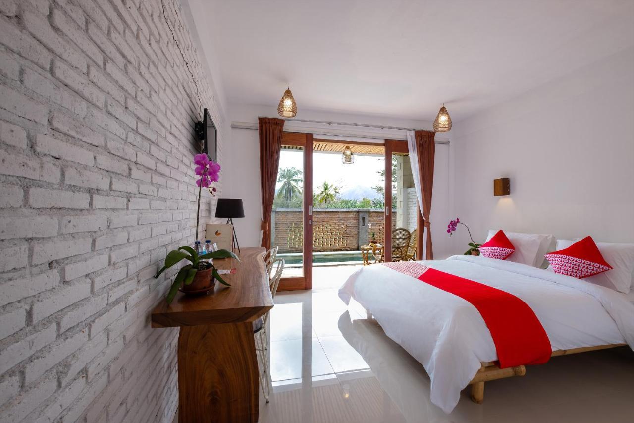 Oyo 1493 Surya Villa Selong Blanak Exterior foto