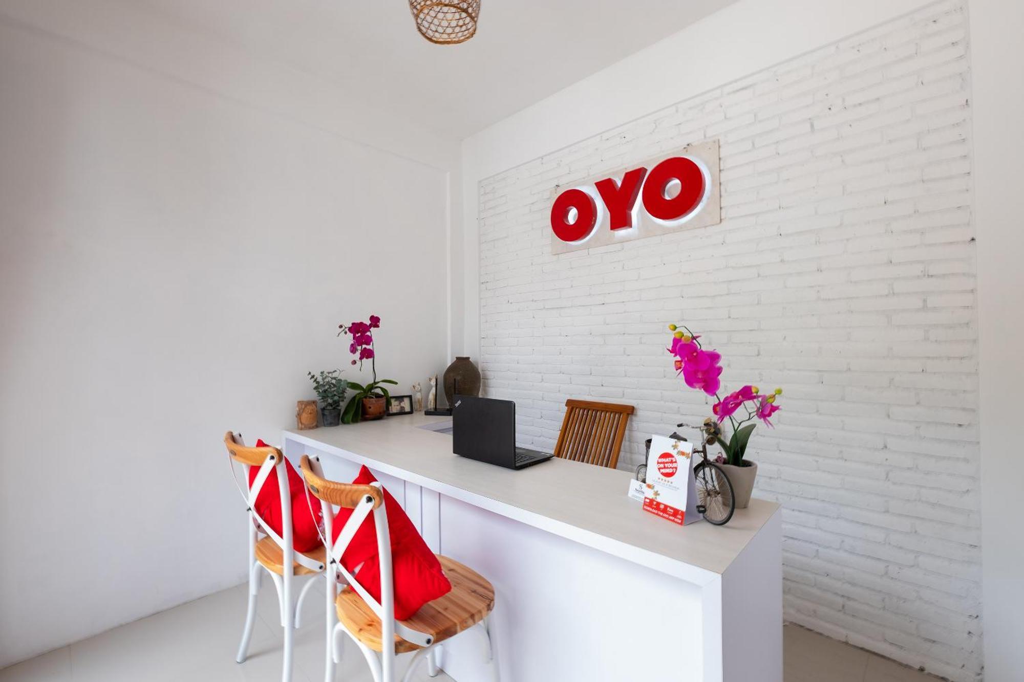 Oyo 1493 Surya Villa Selong Blanak Exterior foto