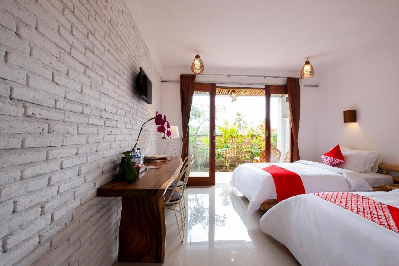 Oyo 1493 Surya Villa Selong Blanak Exterior foto