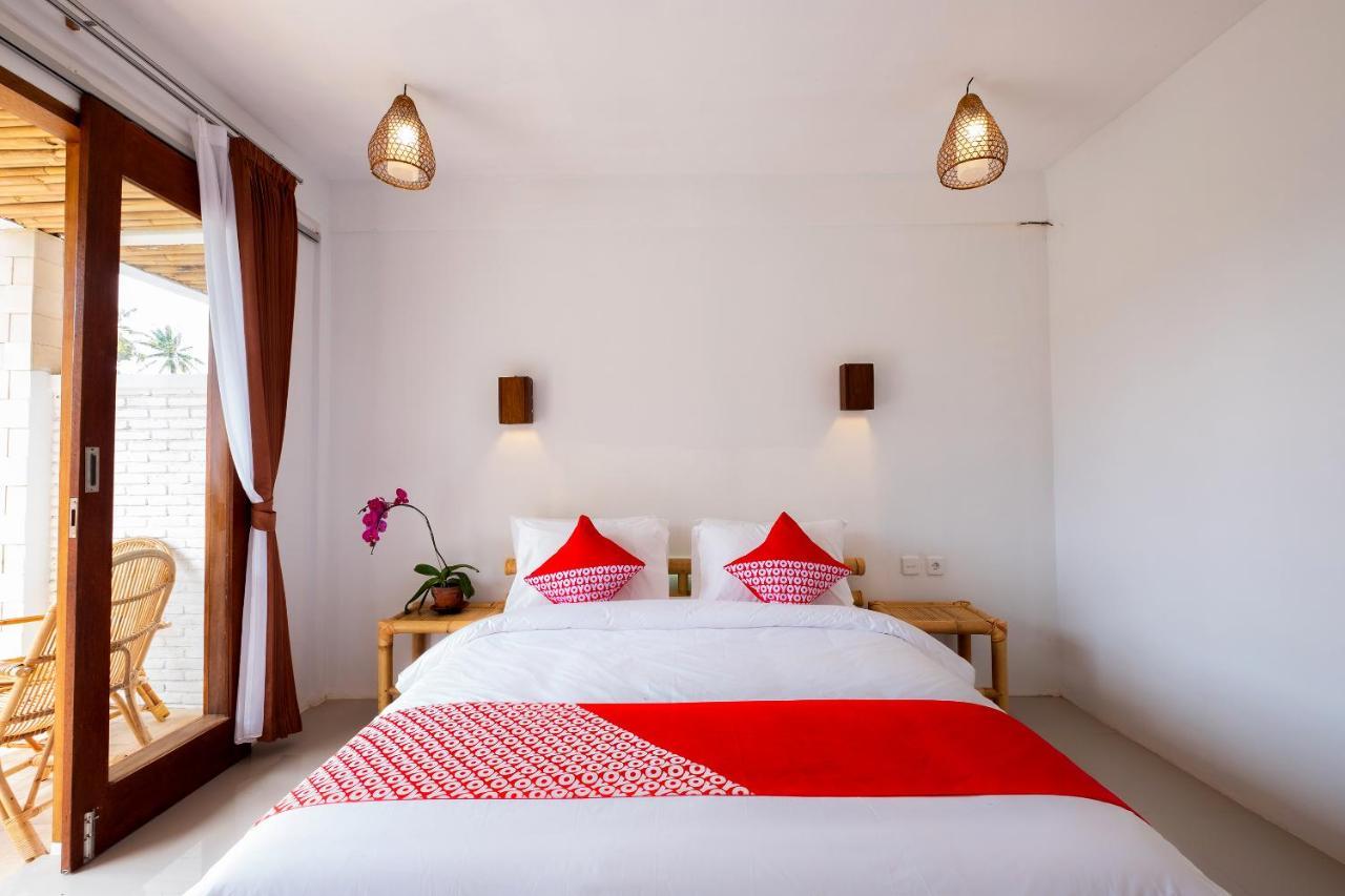 Oyo 1493 Surya Villa Selong Blanak Exterior foto