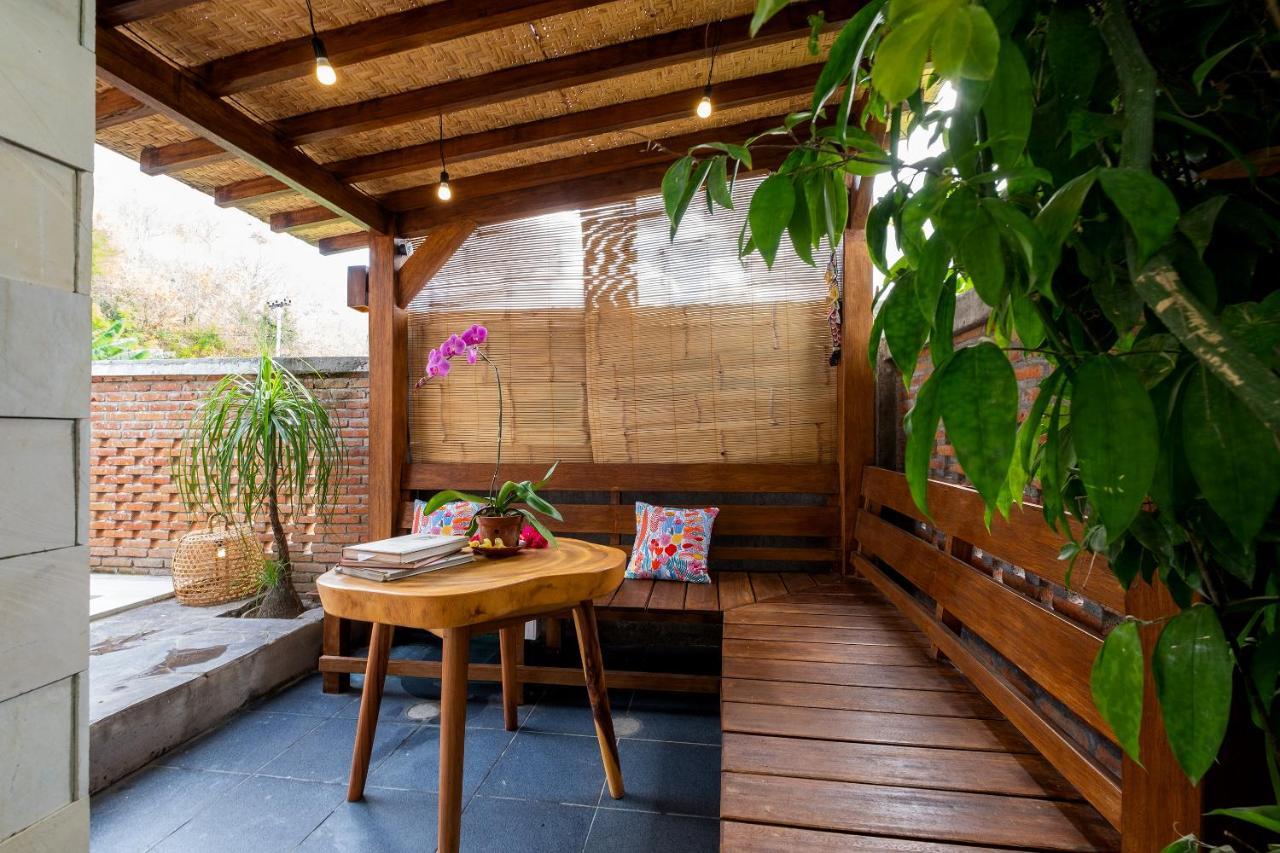 Oyo 1493 Surya Villa Selong Blanak Exterior foto