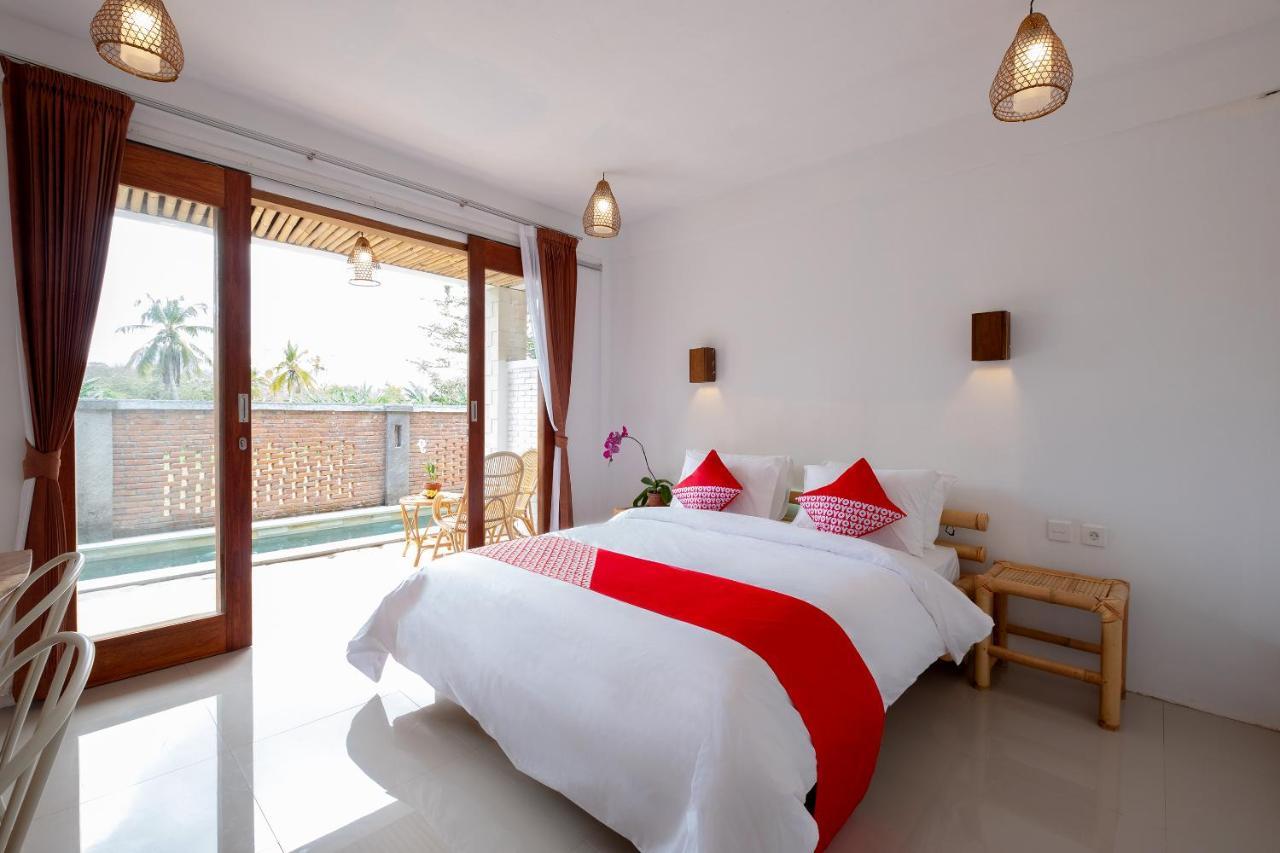 Oyo 1493 Surya Villa Selong Blanak Exterior foto