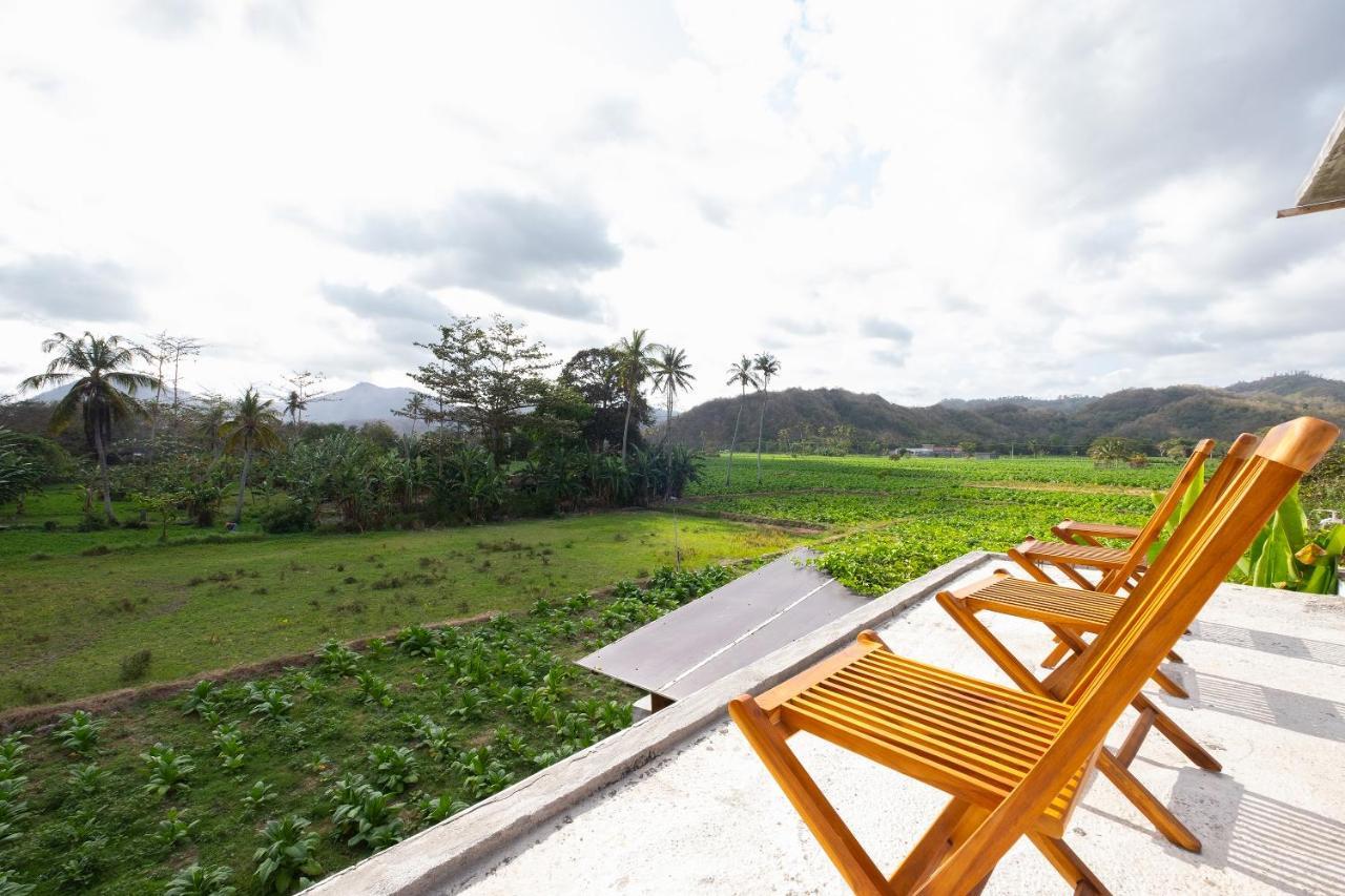 Oyo 1493 Surya Villa Selong Blanak Exterior foto
